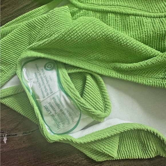 NWT Michael Kors Women's One-Shoulder Side-Cutout Swimsuit Apple Green size 12 - Picture 7 of 8